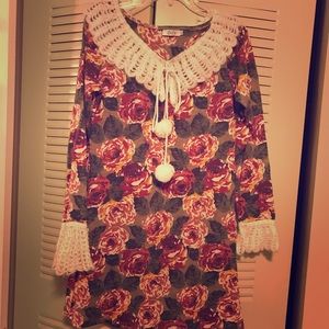 Red roses tunic with pompoms